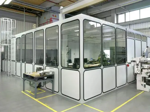 Hallenbüros